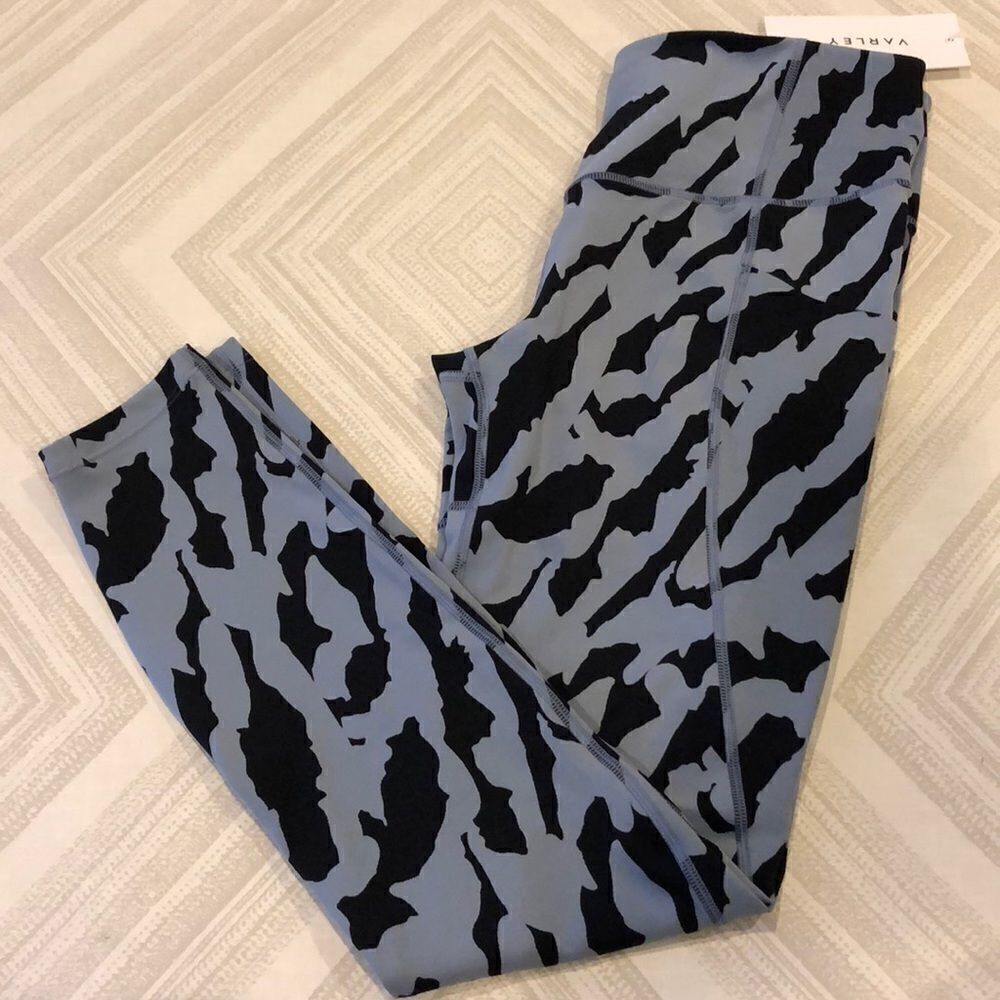 Varley Light Blue & Black Zebra Pocket Leggings
